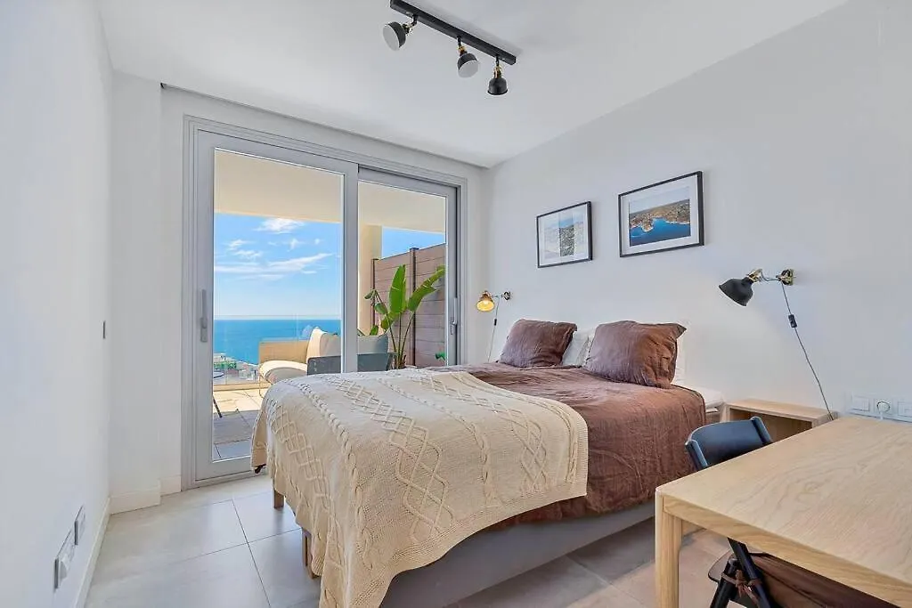 Stunning 2 Bedroom Apartment. 丰希罗拉